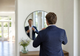 Ondernemer maakt zich klaar voor een afspraak